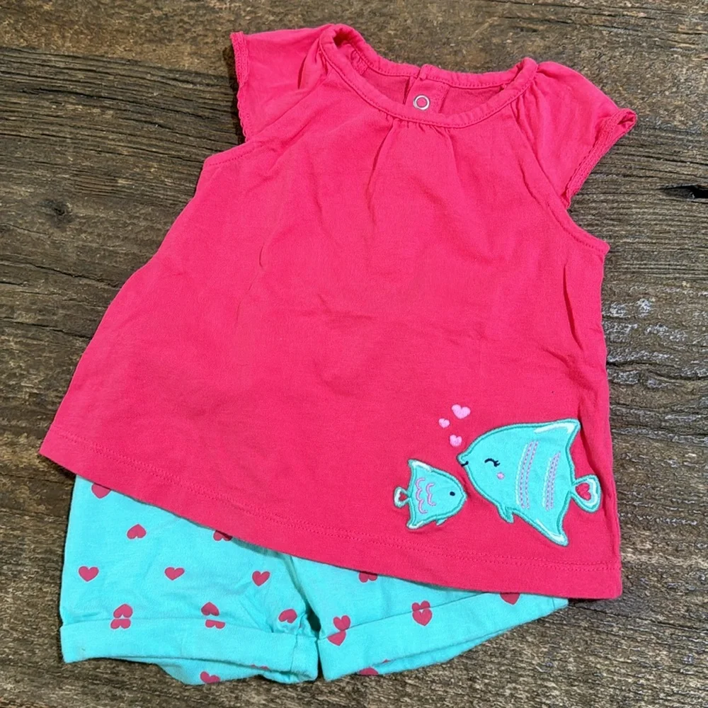 Child of Mine by Carter’s‎ 2 matching sets